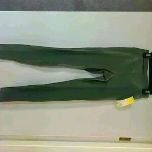 NWT All on Motion leggings